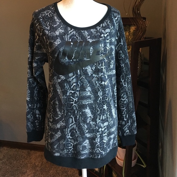 Nike Tops - Snake print Nike Sweatshirt